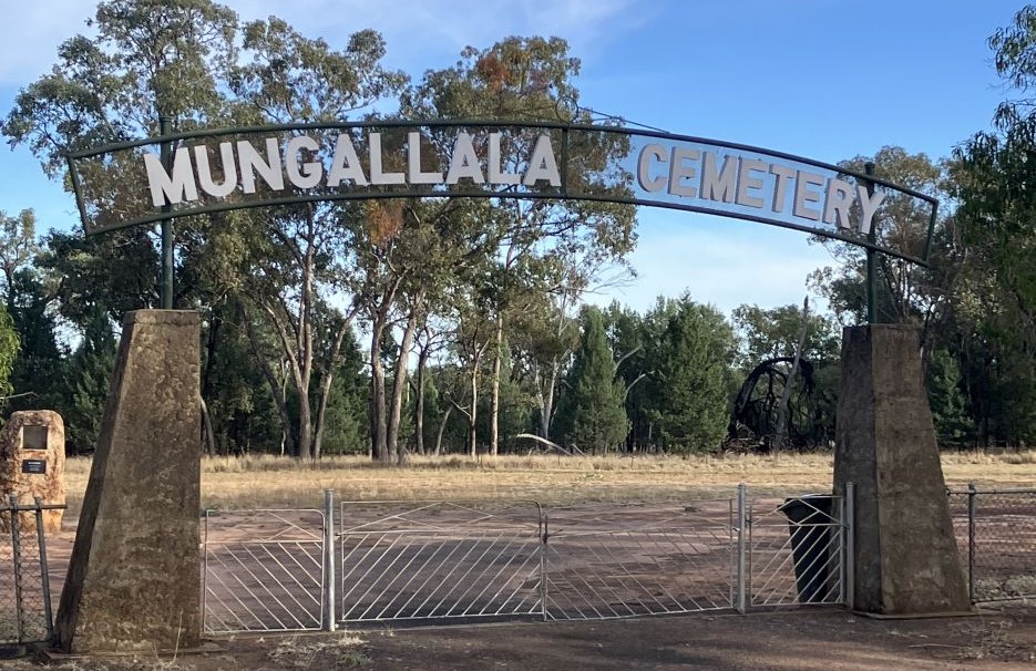 Mungallala Cemetery.jpg