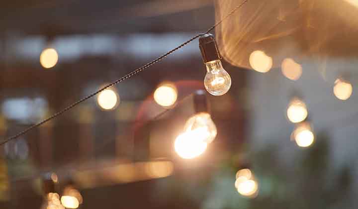 Council will be undertaking maintenance on the festoon lighting on McDowall Street, Roma