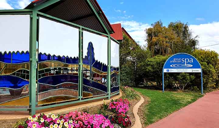 Entry price halved for Mitchell’s Great Artesian Spa while Council works to restore temperature