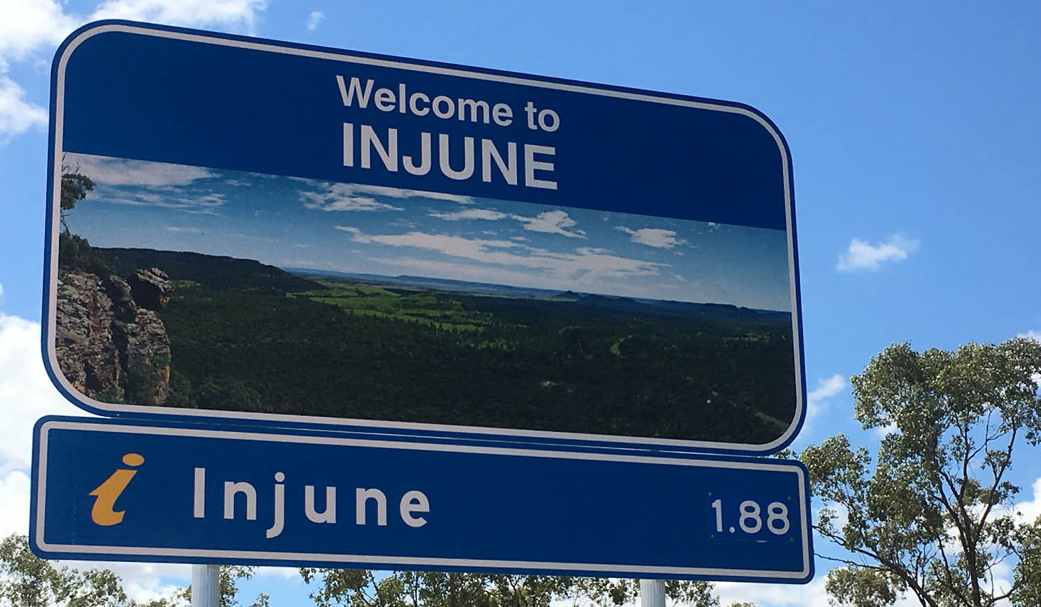 Injune welcome sign