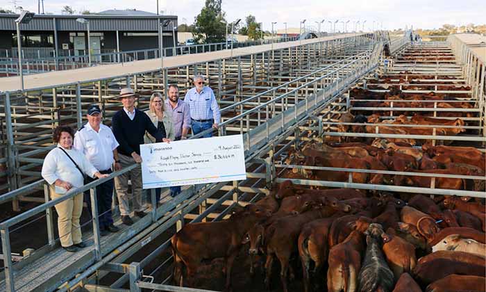 Council donates $36,664.19 to Royal Flying Doctor Service